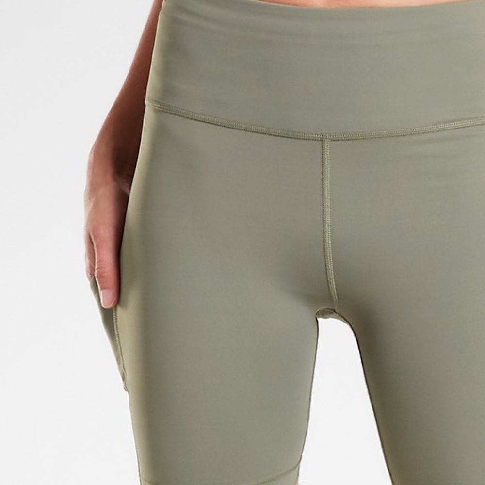 Athleta Women's Athletic Shorts - Olive